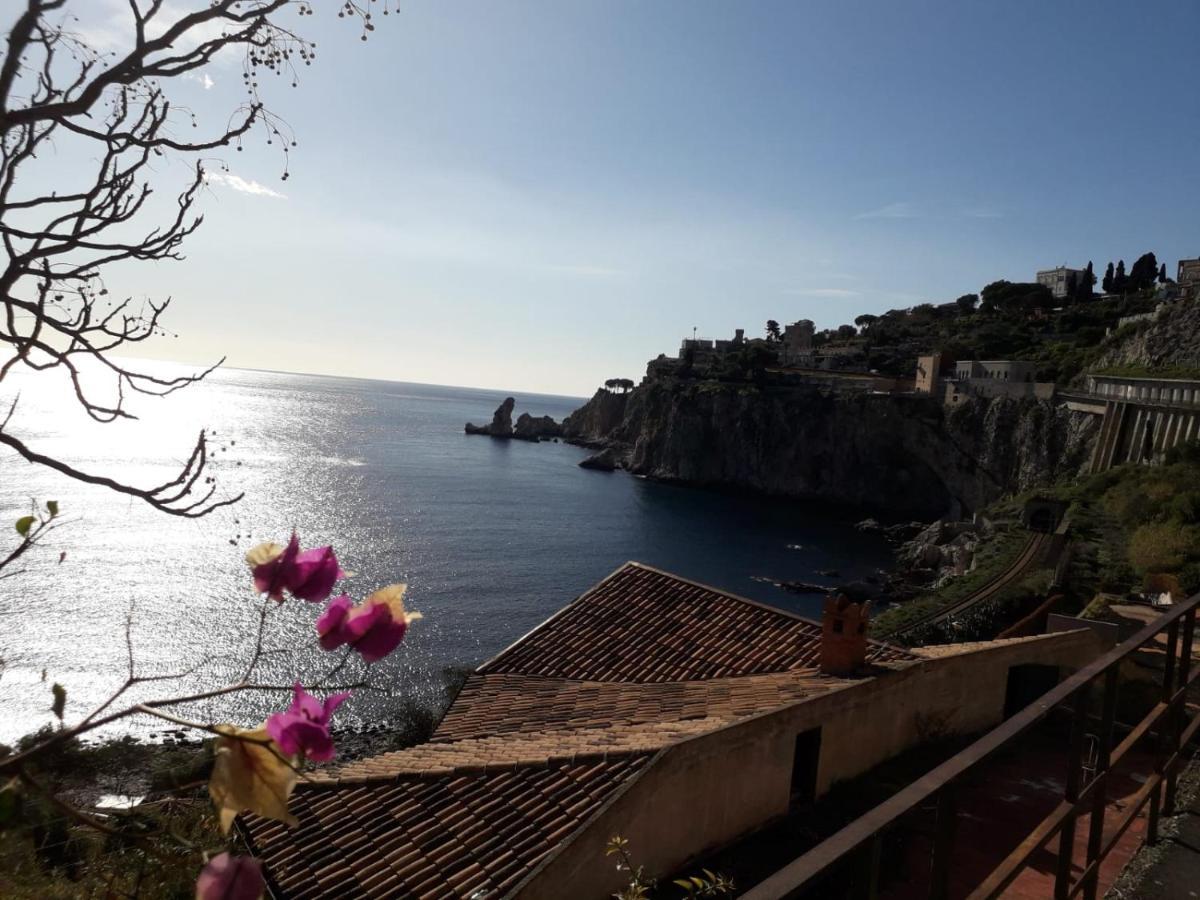 B&B La Sirena Санта Тереза ди Рива Екстериор снимка