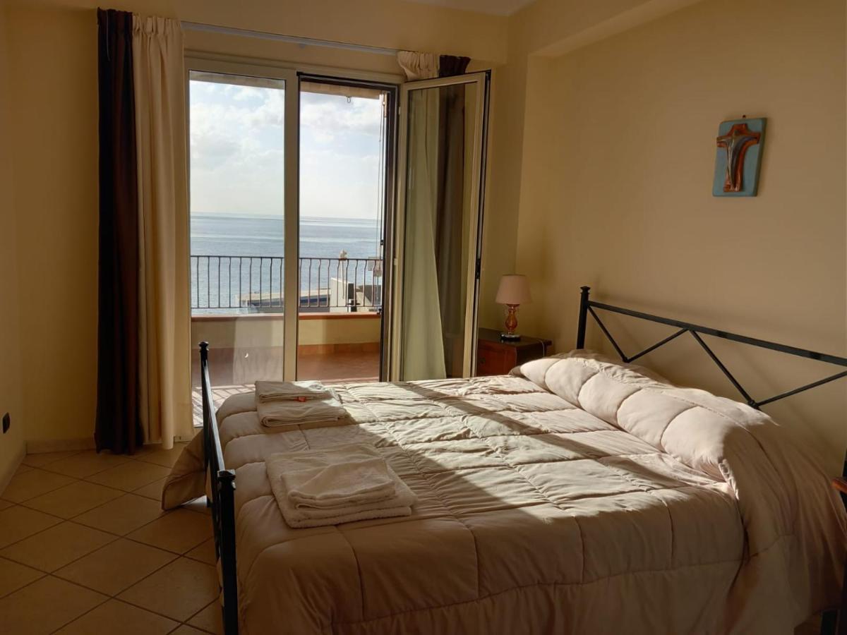 B&B La Sirena Санта Тереза ди Рива Екстериор снимка