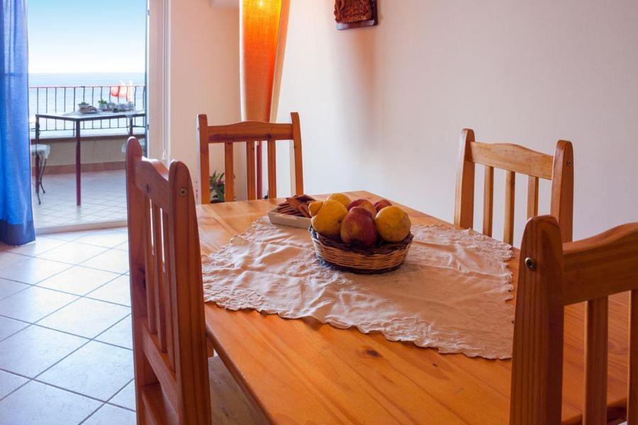 B&B La Sirena Санта Тереза ди Рива Екстериор снимка