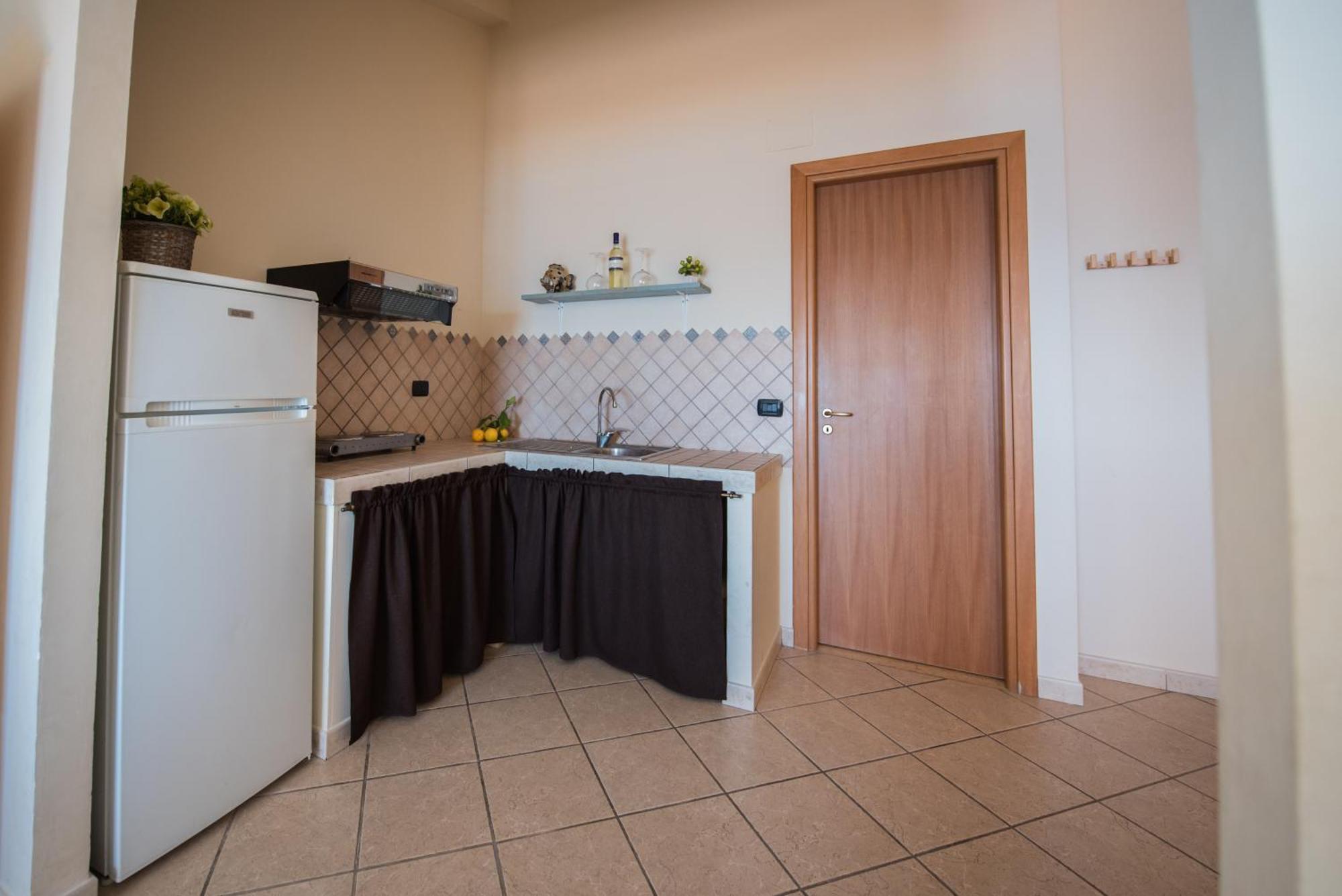 B&B La Sirena Санта Тереза ди Рива Екстериор снимка