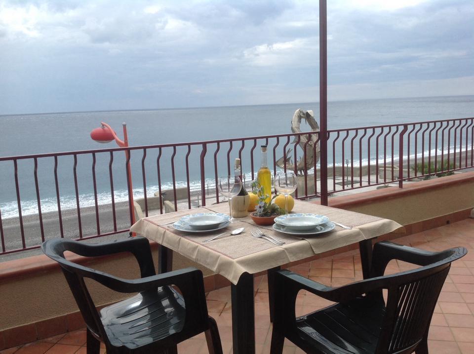 B&B La Sirena Санта Тереза ди Рива Екстериор снимка