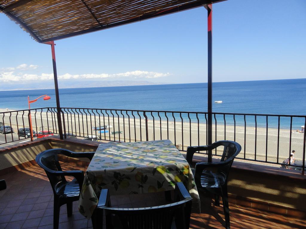 B&B La Sirena Санта Тереза ди Рива Екстериор снимка