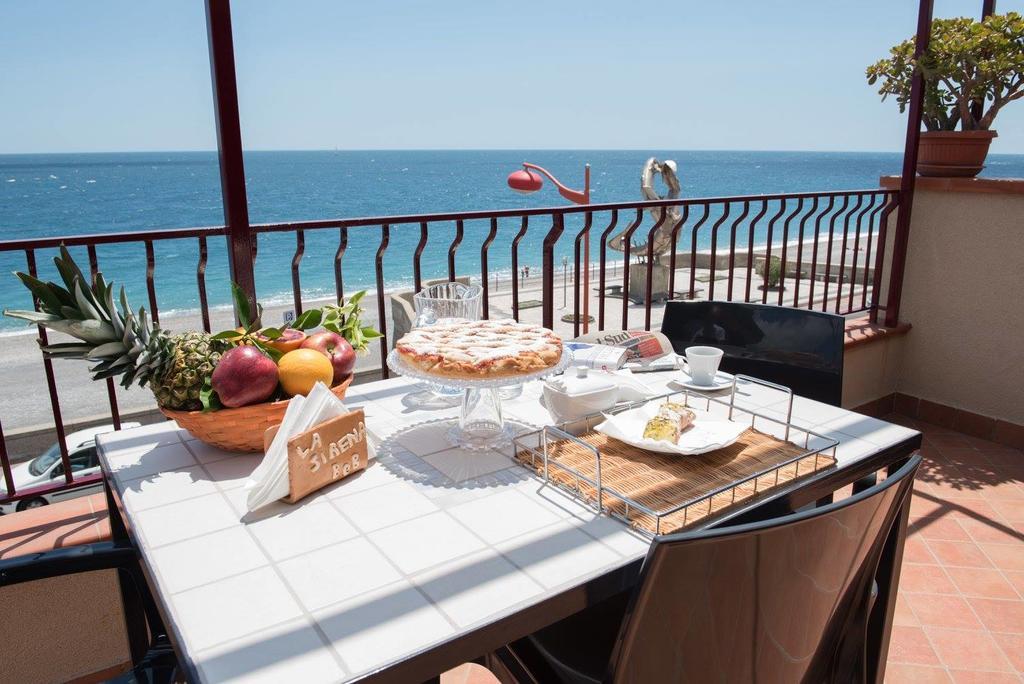 B&B La Sirena Санта Тереза ди Рива Екстериор снимка