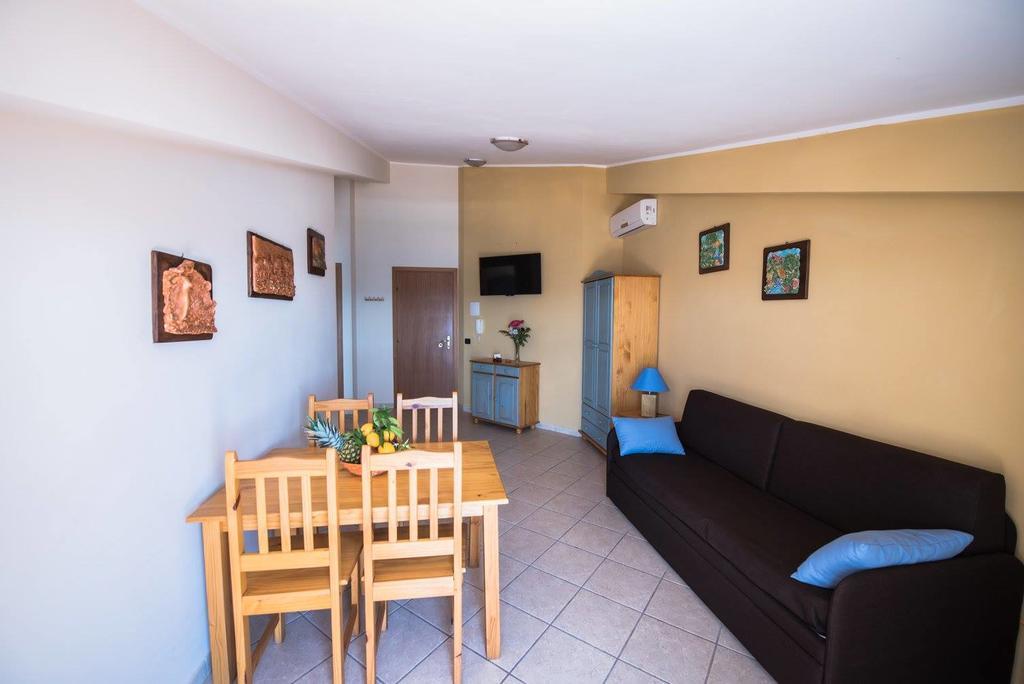 B&B La Sirena Санта Тереза ди Рива Екстериор снимка