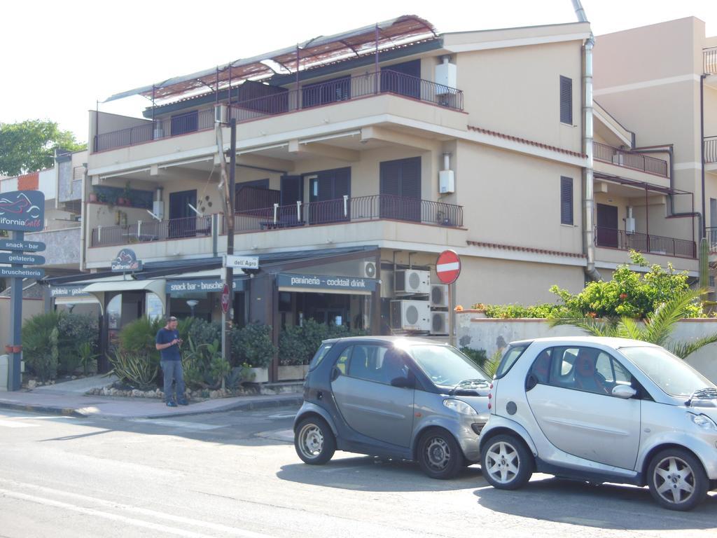 B&B La Sirena Санта Тереза ди Рива Екстериор снимка